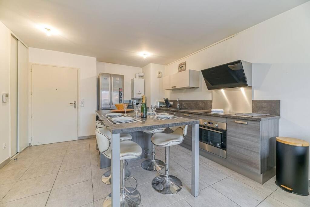 Bel Appartement-Garage Prive-Balcon-Wifi Fibre Rhut Exterior foto